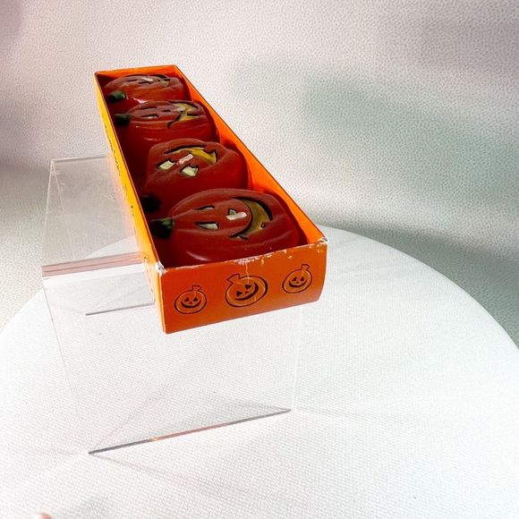 The White Barn Candle Co Halloween Treats Jack-o-Lantern Floating Candles Set - Picture 5 of 10